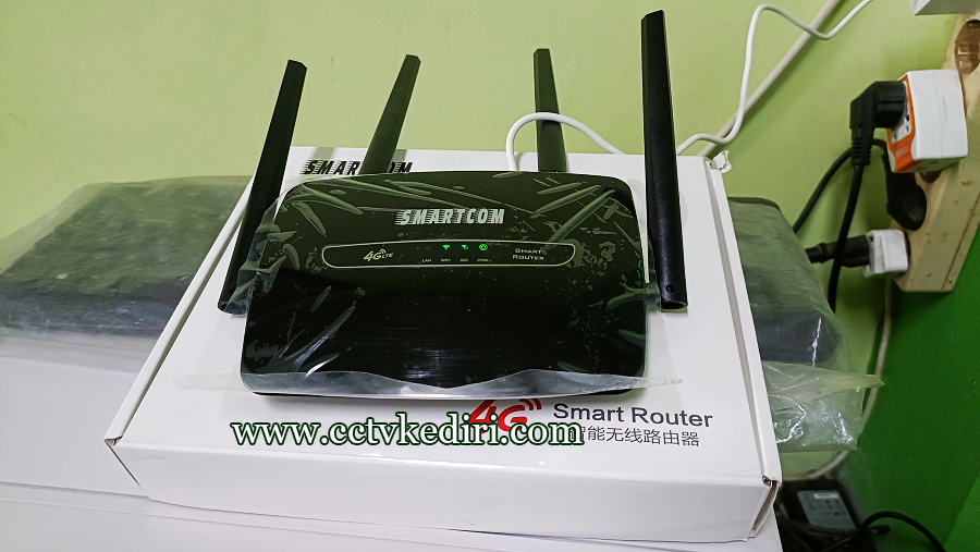 <p>Smart Router kini banyak yang sudah menggunakan untuk perangkat yang&nbsp; menggunakan jaringan seluler 4G atau 5G untuk menyediakan konsi internet yang dapat di bagikan melalui WiFi, router 4G bisa di gunakan untuk koneksi utama, untuk area tanpa akses broadband kabel, untuk menghubungkan hingga 10 perangkat dan masih banyak lagi kegunaan router ini.</p>